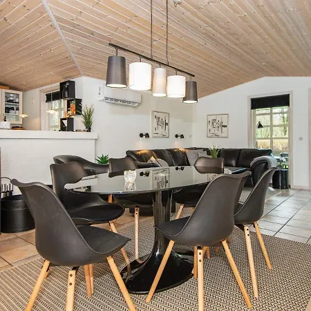 Three-bedroom Holiday In 21 Casa de Férias